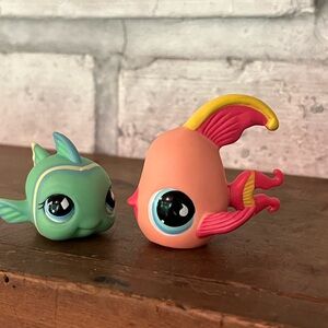 Pair‎ of LPS Littlest Pet Shop Fish 643 Pink and Yellow Angel 608 Mint Green